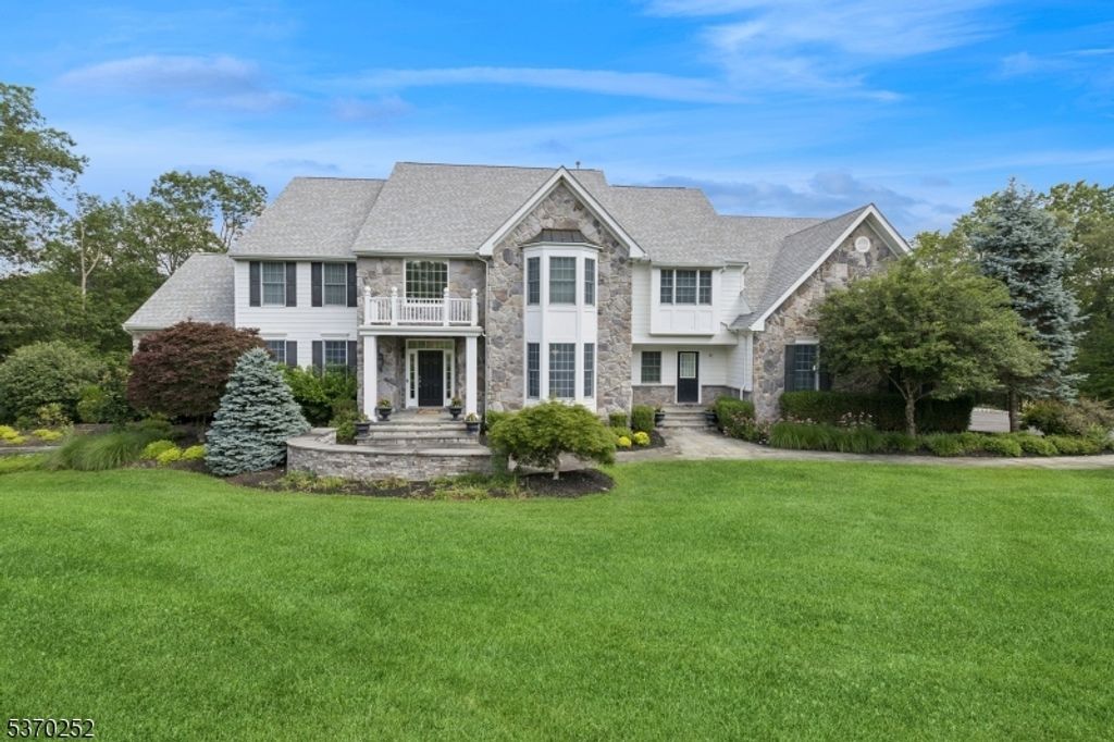 188 S Glen Rd, Kinnelon Boro, NJ 07405