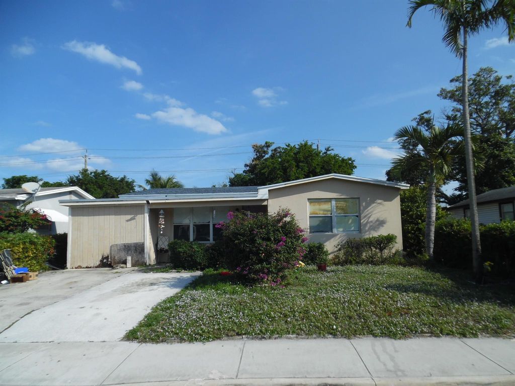 824 S F Street, Lake Worth Beach, FL 33460