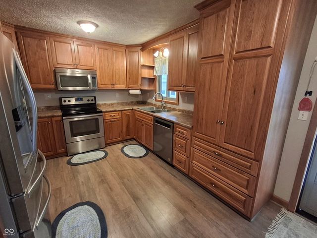 739 E 125 S, Williamsport, IN 47993