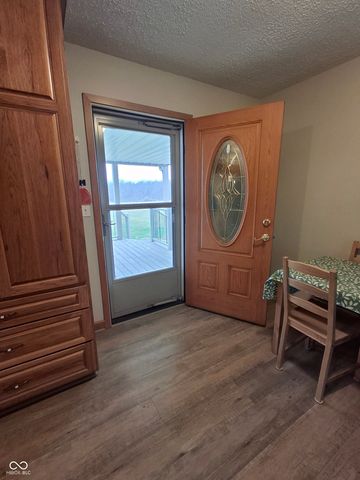 739 E 125 S, Williamsport, IN 47993