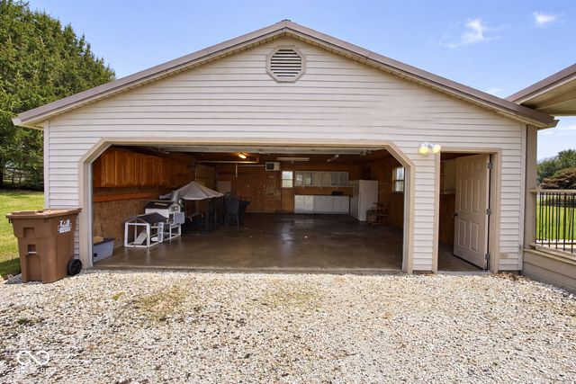 739 E 125 S, Williamsport, IN 47993