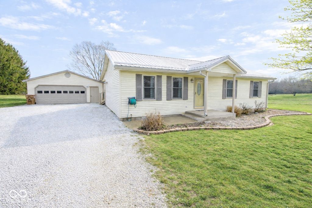 739 E 125 S, Williamsport, IN 47993