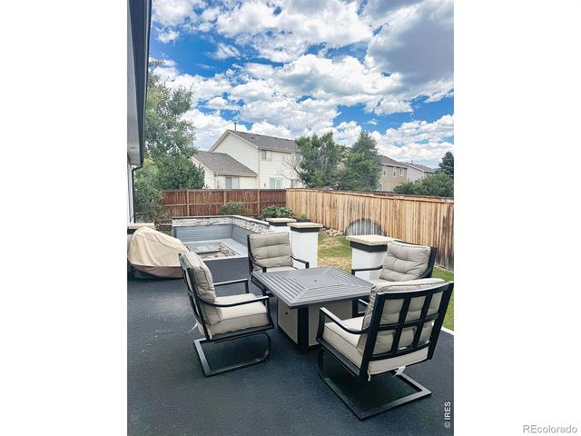 984 Glenarbor Circle, Longmont, CO 80504