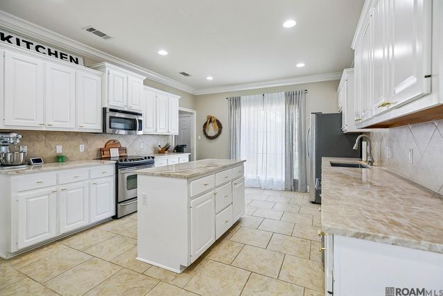 11440 River Highlands Drive, St Amant, LA 70774
