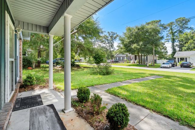 722 1st Ave. N, Surfside Beach, SC 29575