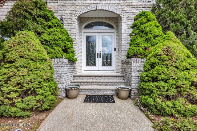 9 Violet Drive, Ocean Twp, NJ 07712