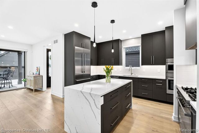 2647 Dorchester Road, Birmingham, MI 48009