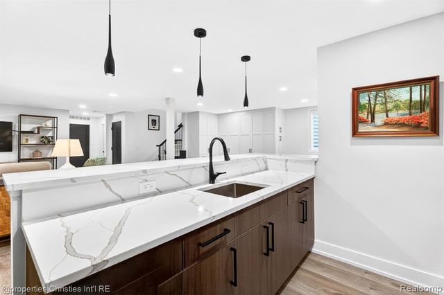 2647 Dorchester Road, Birmingham, MI 48009