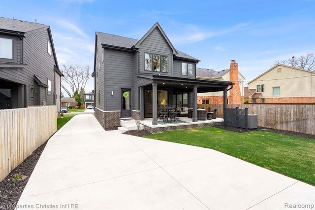 2647 Dorchester Road, Birmingham, MI 48009