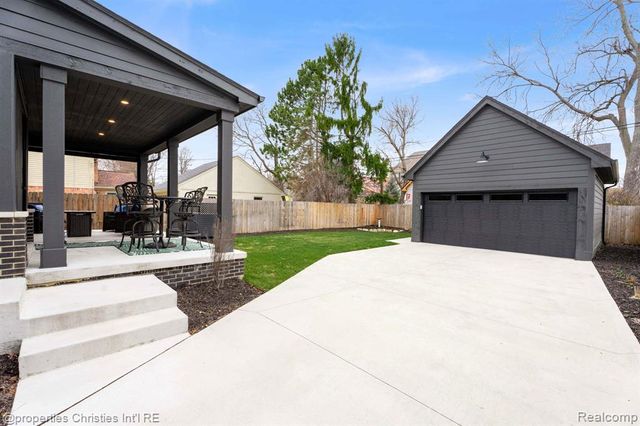 2647 Dorchester Road, Birmingham, MI 48009