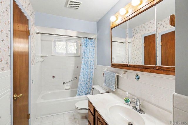 1254 W Grand Blanc Road W, Mundy Township, MI 48439
