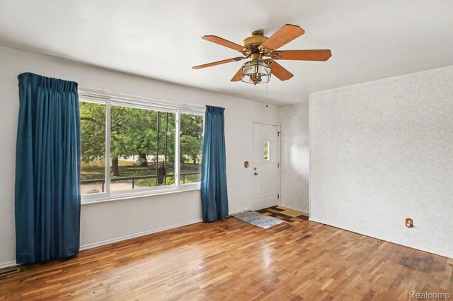 1254 W Grand Blanc Road W, Mundy Township, MI 48439