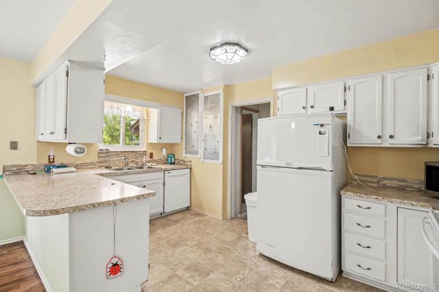 1254 W Grand Blanc Road W, Mundy Township, MI 48439
