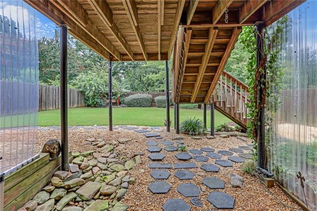 1910 Stockton Walk Lane, Snellville, GA 30078