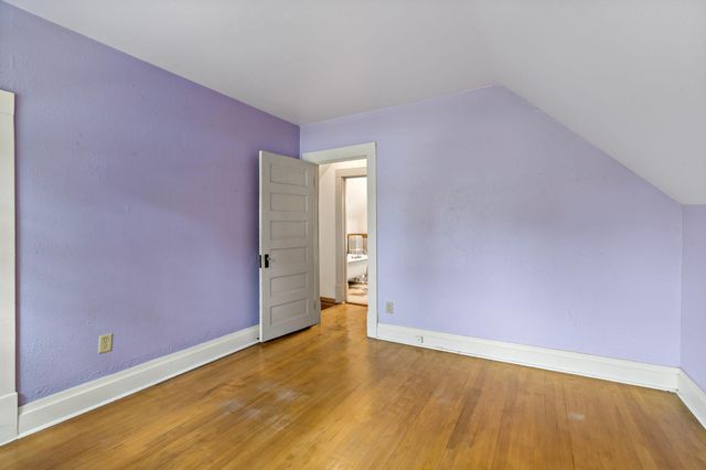 996 Charles Avenue, Saint Paul, MN 55104
