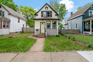 996 Charles Avenue, Saint Paul, MN 55104