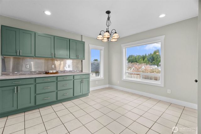 702 W Marcy Avenue, Montesano, WA 98563