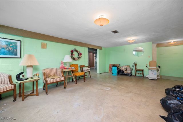 6108 Pearl Road, Parma Heights, OH 44130