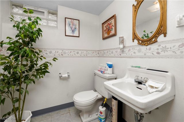 6108 Pearl Road, Parma Heights, OH 44130