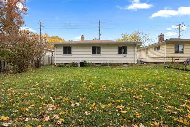 6108 Pearl Road, Parma Heights, OH 44130