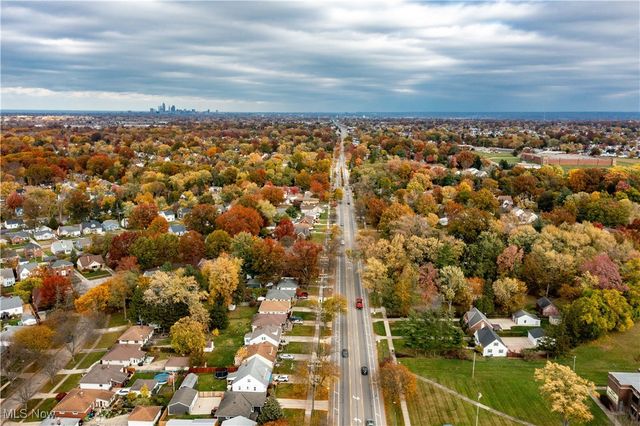 6108 Pearl Road, Parma Heights, OH 44130