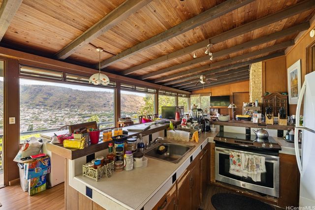 2870 Komaia Place, Honolulu, HI 96822