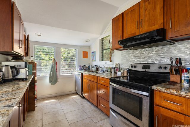 2870 Komaia Place, Honolulu, HI 96822