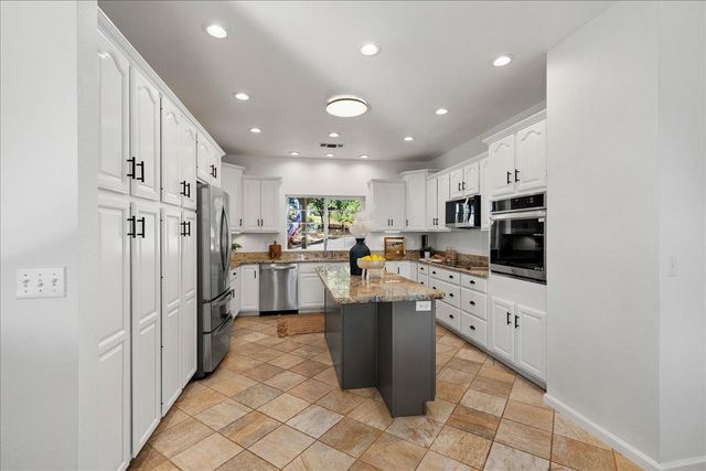 19647 Eagle Ridge Rd, Foresthill, CA 95631