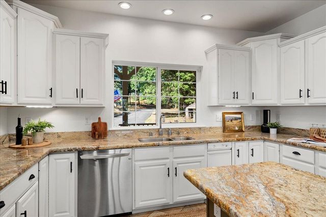 19647 Eagle Ridge Rd, Foresthill, CA 95631