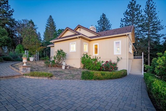 19647 Eagle Ridge Rd, Foresthill, CA 95631