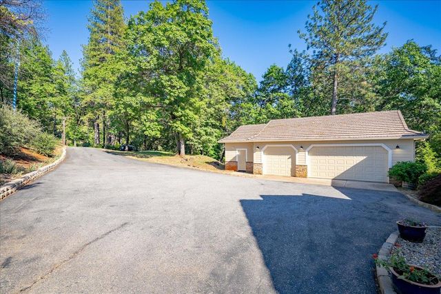 19647 Eagle Ridge Rd, Foresthill, CA 95631