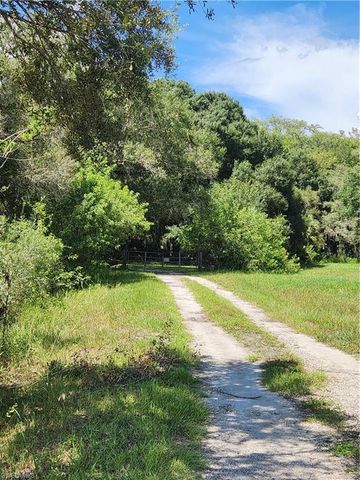 830 Case RD, Labelle, FL 33935