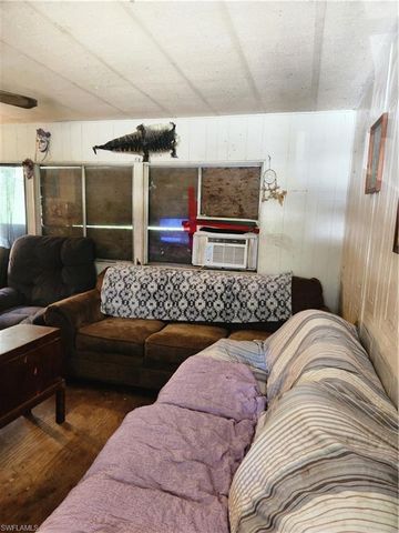 830 Case RD, Labelle, FL 33935