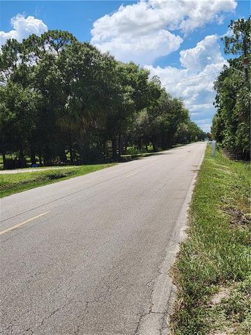 830 Case RD, Labelle, FL 33935