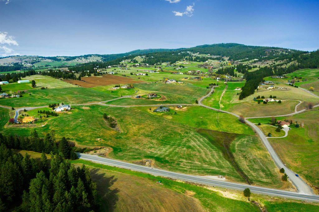 NKA E HOFFMAN Ln, Spokane, WA 99223 photo 2