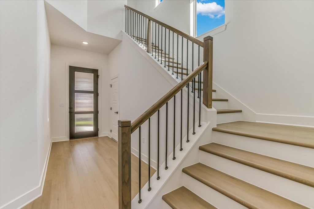 881 Prominence WAY, Leander, TX 78641