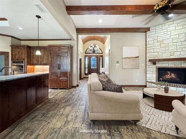 6509 Ladybank Court W, Cleburne, TX 76033