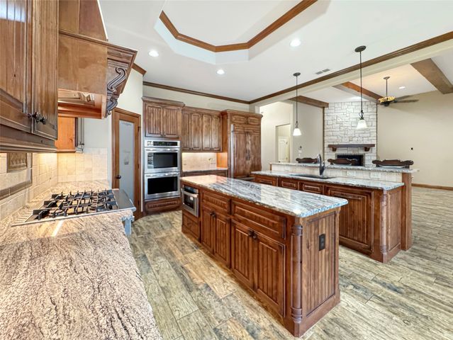 6509 Ladybank Court W, Cleburne, TX 76033