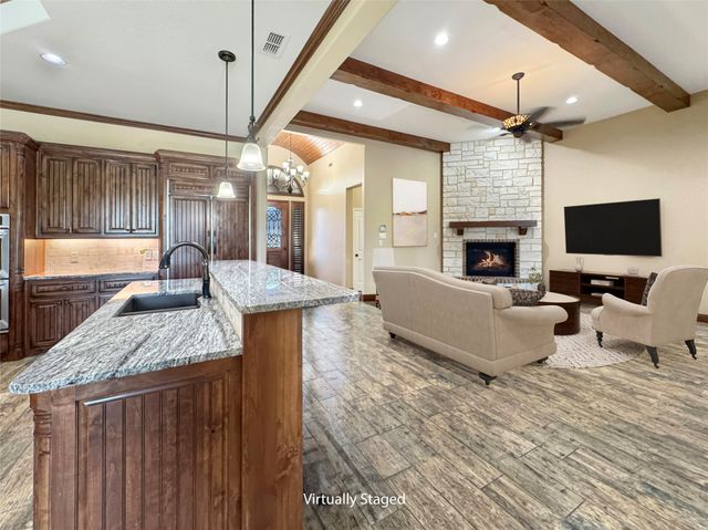 6509 Ladybank Court W, Cleburne, TX 76033