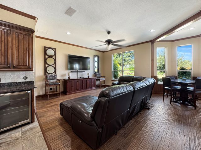 6509 Ladybank Court W, Cleburne, TX 76033