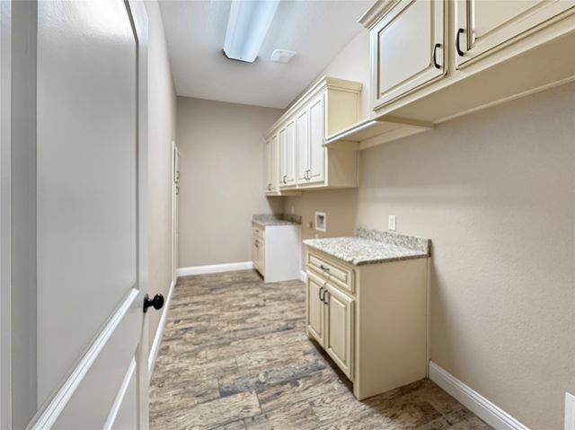 6509 Ladybank Court W, Cleburne, TX 76033