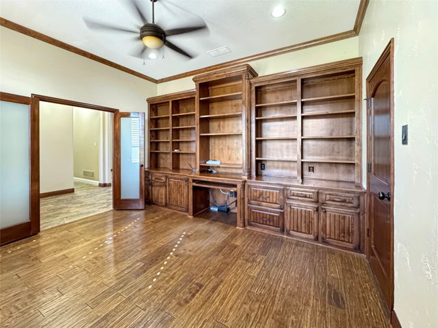 6509 Ladybank Court W, Cleburne, TX 76033