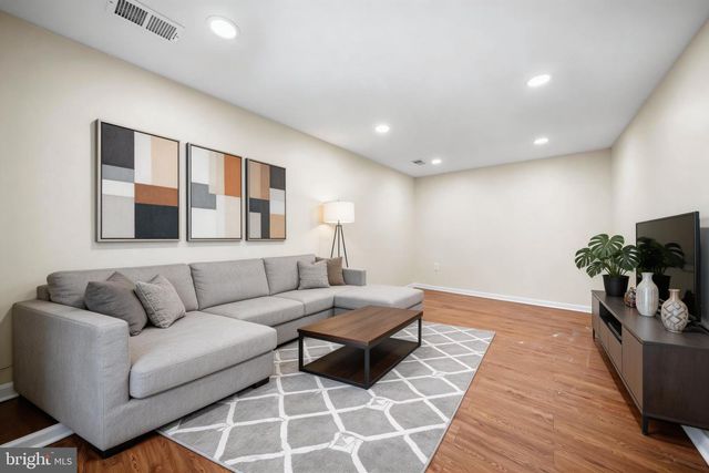 813 DELAFIELD ST NE, Washington, DC 20017