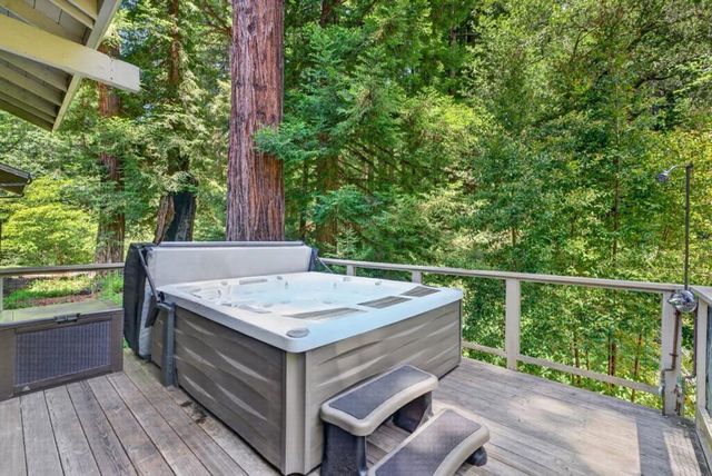 450 Vine Hill Road, Santa Cruz, CA 95065