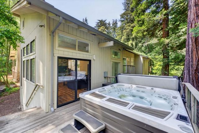 450 Vine Hill Road, Santa Cruz, CA 95065