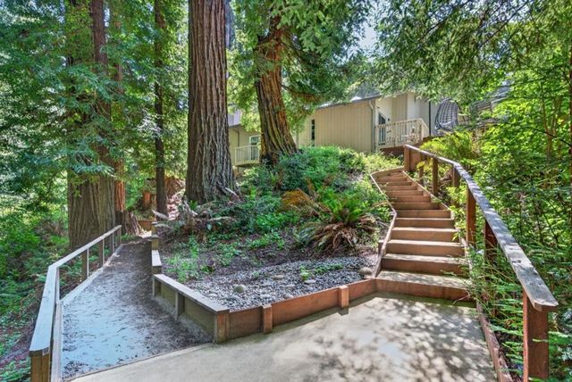 450 Vine Hill Road, Santa Cruz, CA 95065