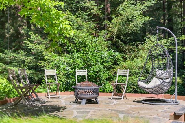450 Vine Hill Road, Santa Cruz, CA 95065