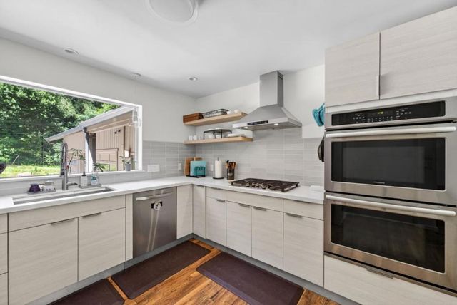 450 Vine Hill Road, Santa Cruz, CA 95065