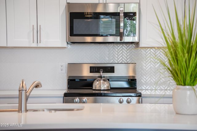 505 S SOHO Lane 30, Chandler, AZ 85225