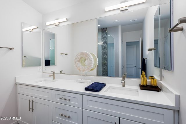 505 S SOHO Lane 30, Chandler, AZ 85225